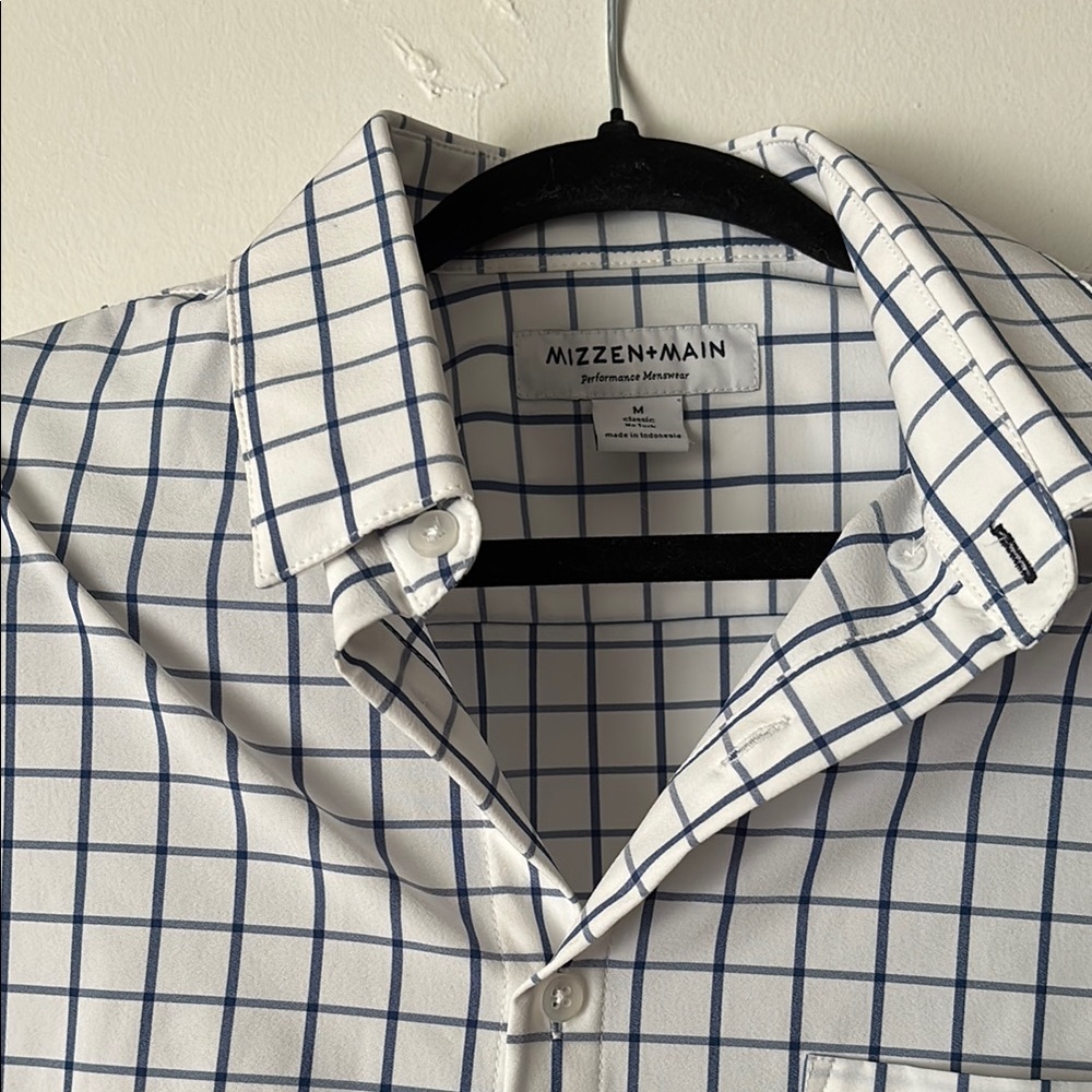 Mizzen+Main Blue and White Casual Button Down Shirt